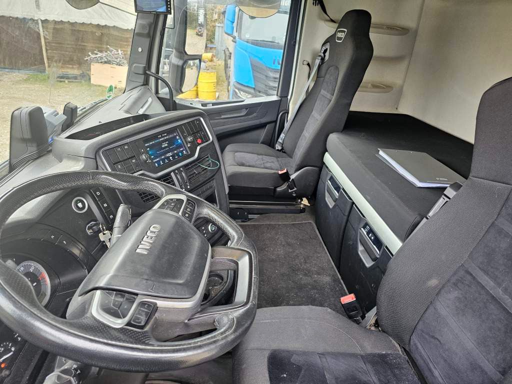 Fahrzeugabbildung Iveco 460 S-Way, LNG, BDF/3.Achse drehbar+Lift