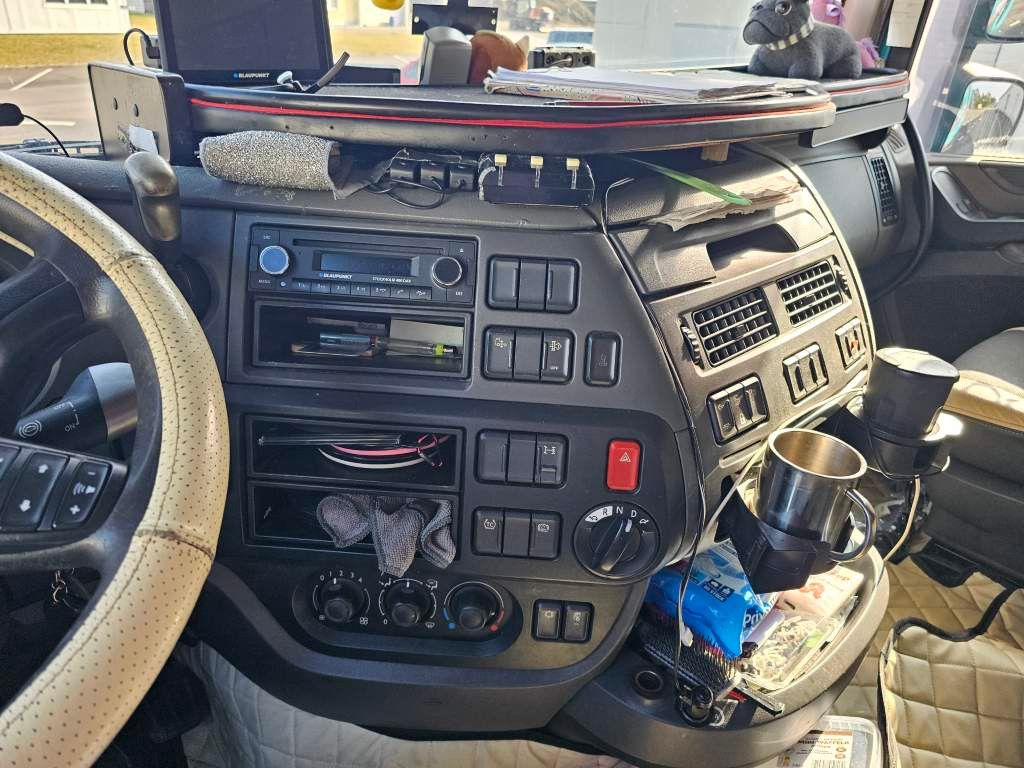 Fahrzeugabbildung DAF XF 410, Euro 6, Standklima