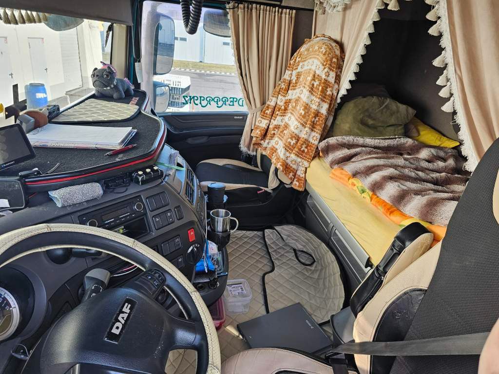 Fahrzeugabbildung DAF XF 410, Euro 6, Standklima