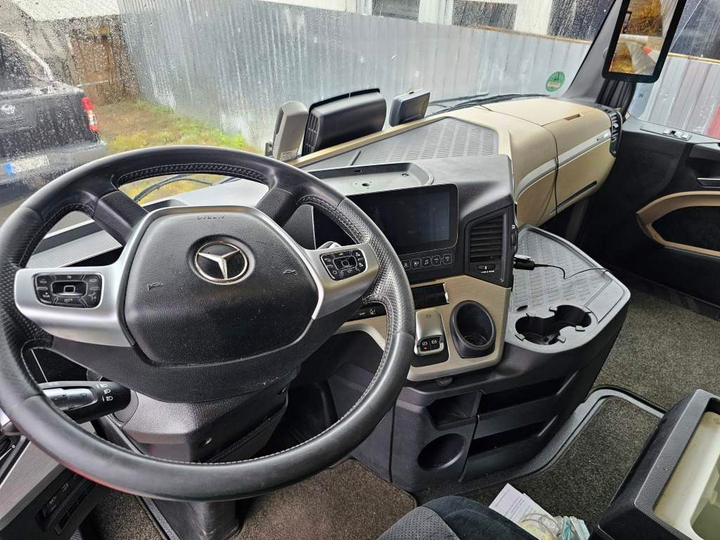 Fahrzeugabbildung Mercedes-Benz 1848 LL Giga Space, Retarder, Deutsches Fahrzeug