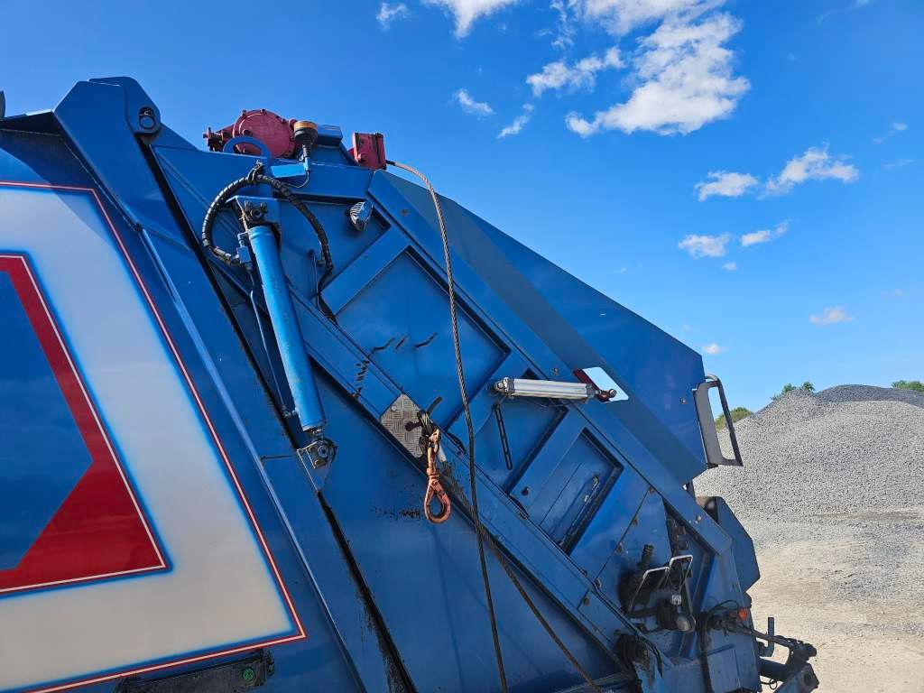 Fahrzeugabbildung Scania P 400, NTM 20 cbm, 1 Kammer, Retarder, Winde