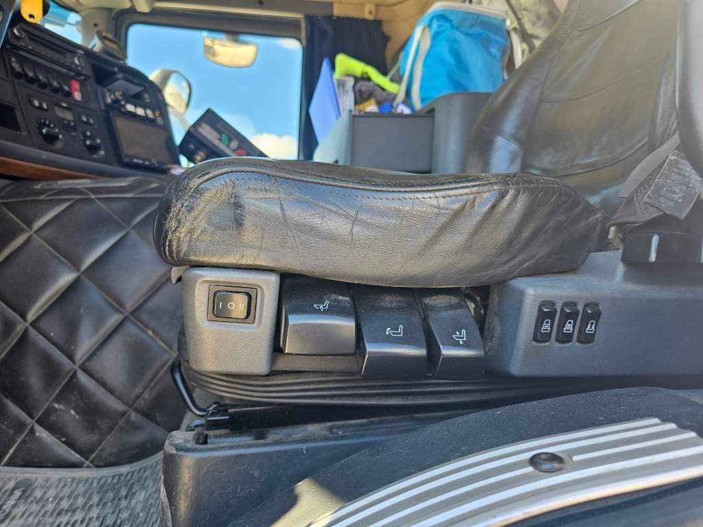 Fahrzeugabbildung Scania P 400, Retarder, Winde, NTM 20 cbm , Klima