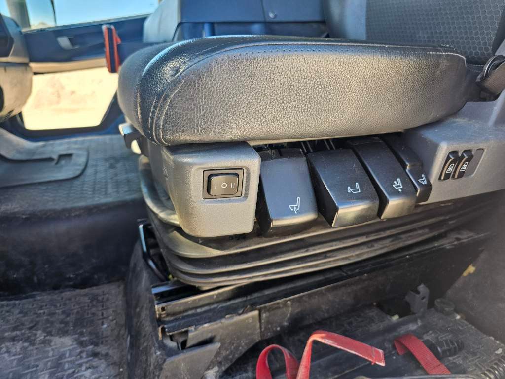 Fahrzeugabbildung Scania P 320 6x2, Box, Euro 6, Klima, L Haus, Ladebord