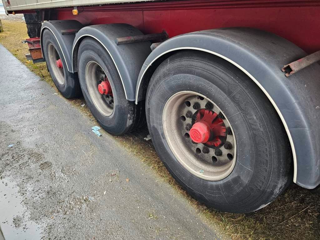 Fahrzeugabbildung Stas 80 cbm Getreidemulde, Pallettenbreit