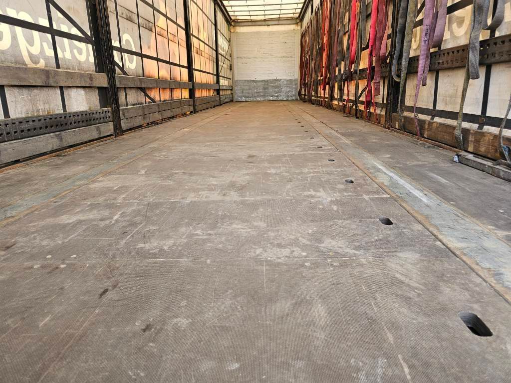 Fahrzeugabbildung Schmitz Cargobull Gardine, 9,00 m Coiler, Chassis feuerverzinkt