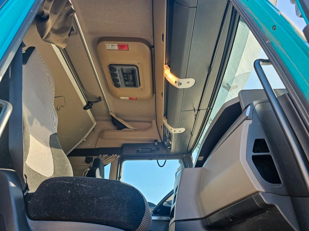 Fahrzeugabbildung MAN 18.510 TGX mit Drum Kompressor + 2 Kreis Hydr.