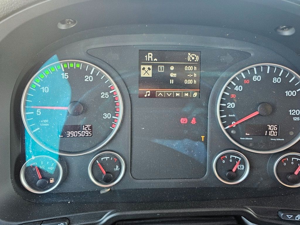 Fahrzeugabbildung MAN 18.510 TGX mit Drum Kompressor + 2 Kreis Hydr.
