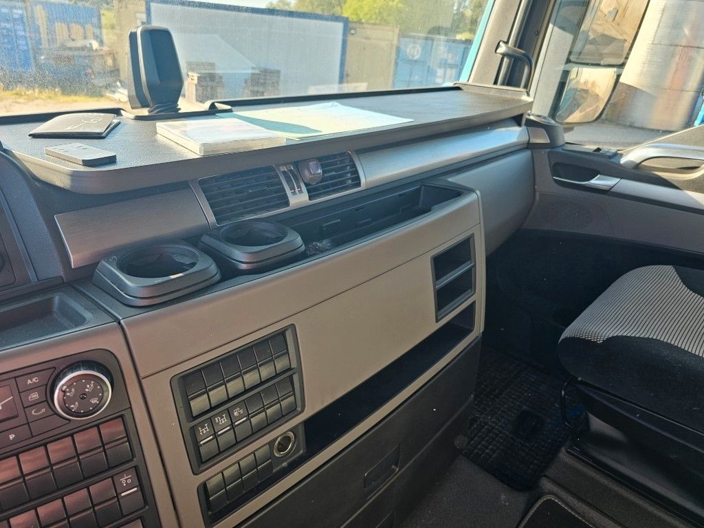 Fahrzeugabbildung MAN 18.510 TGX mit Drum Kompressor + 2 Kreis Hydr.