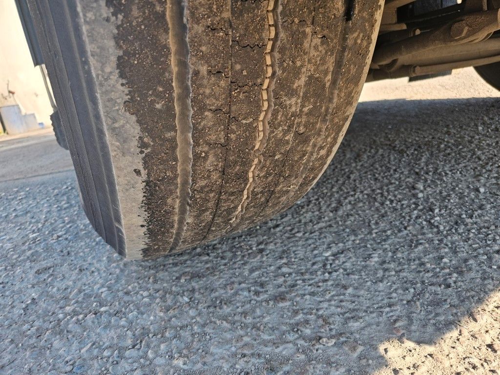 Fahrzeugabbildung MAN 18.510 TGX mit Drum Kompressor + 2 Kreis Hydr.