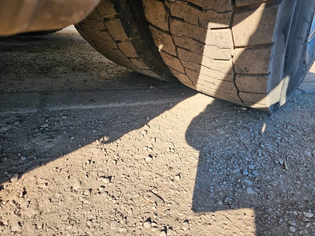 Fahrzeugabbildung MAN 18.510 TGX mit Drum Kompressor + 2 Kreis Hydr.
