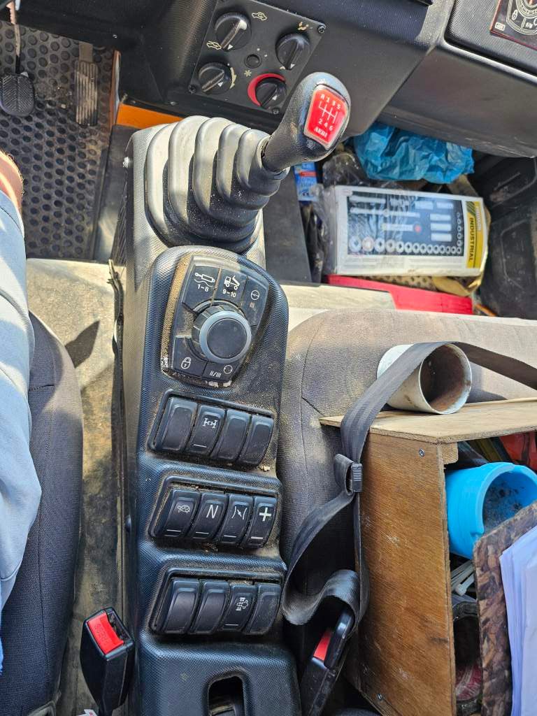 Fahrzeugabbildung Andere Aebi 4x4, 720,740,750 3-S-Kipper, Kommunal Anbau