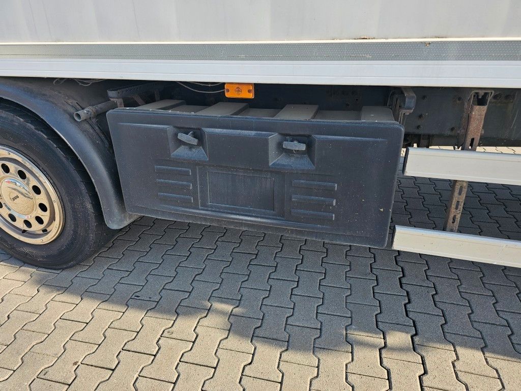 Fahrzeugabbildung DAF CF 300, 19 to, Koffer 7.300 mm, Türen + Ladebord