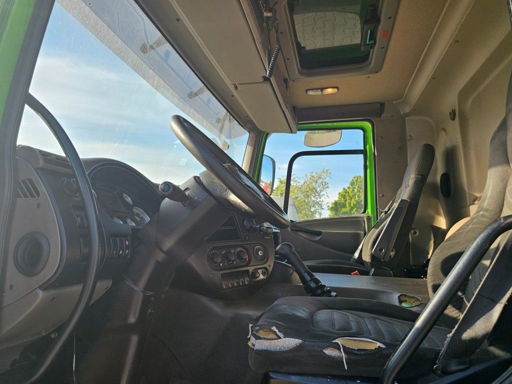 Fahrzeugabbildung DAF CF 300, 19 to, Koffer 7.300 mm, Türen + Ladebord