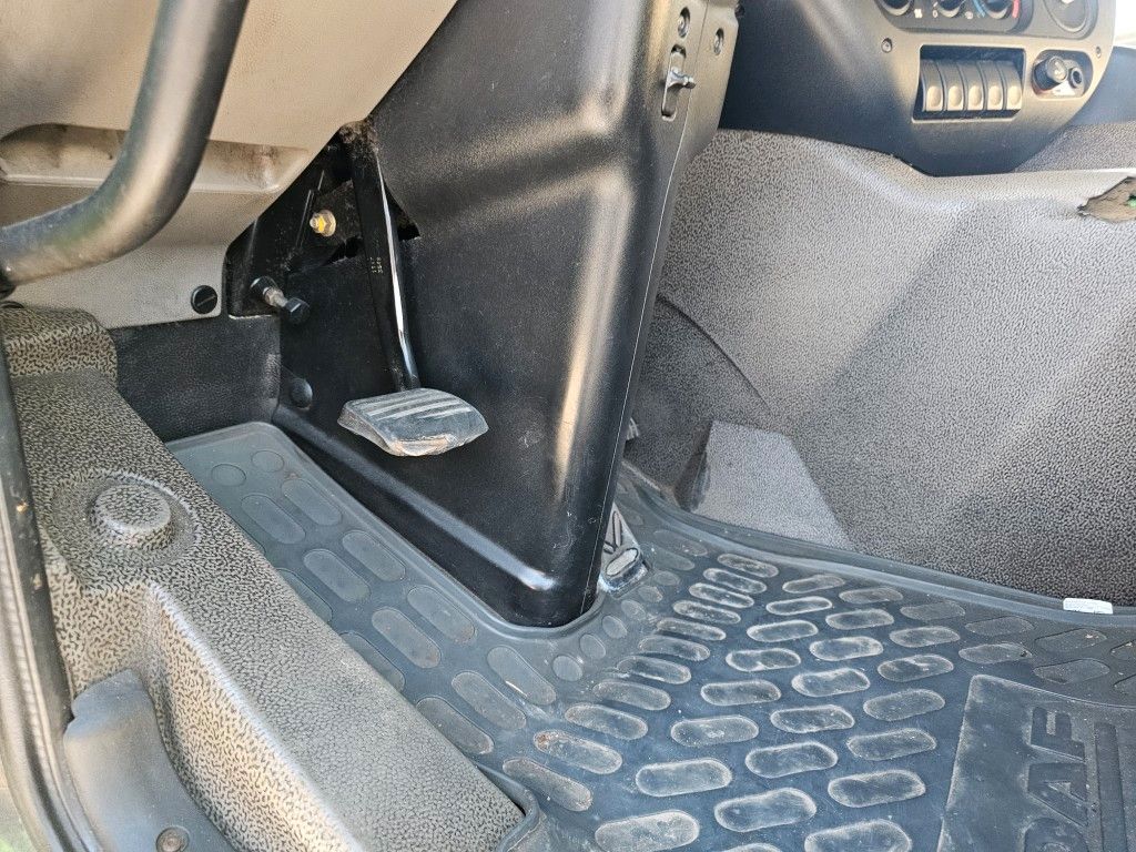 Fahrzeugabbildung DAF CF 300, 19 to, Koffer 7.300 mm, Türen + Ladebord