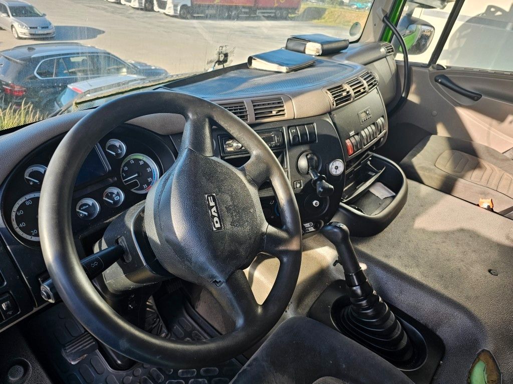 Fahrzeugabbildung DAF CF 300, 19 to, Koffer 7.300 mm, Türen + Ladebord