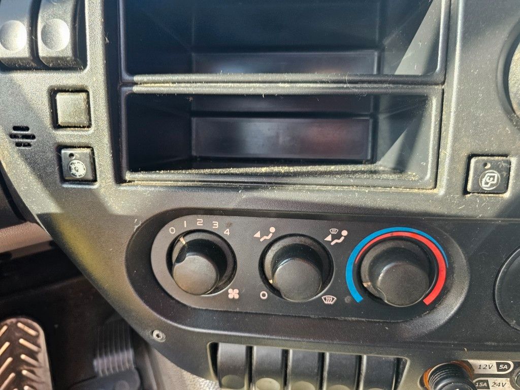 Fahrzeugabbildung DAF CF 300, 19 to, Koffer 7.300 mm, Türen + Ladebord