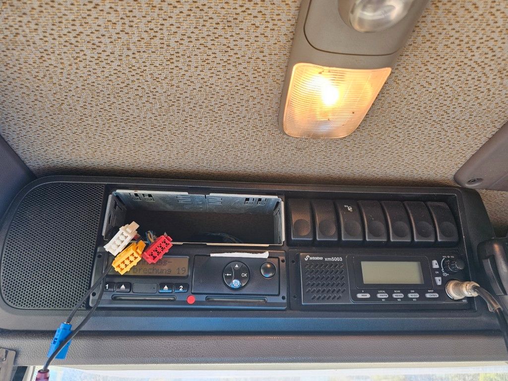 Fahrzeugabbildung DAF CF 300, 19 to, Koffer 7.300 mm, Türen + Ladebord