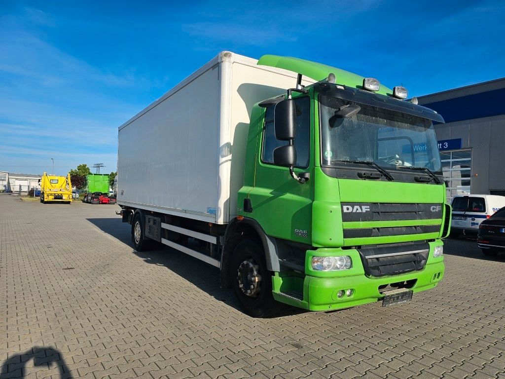 Fahrzeugabbildung DAF CF 300, 19 to, Koffer 7.300 mm, Türen + Ladebord