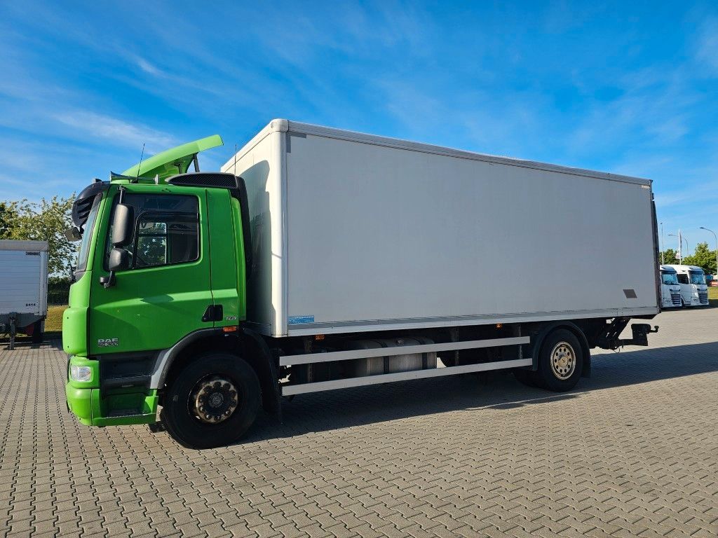 Fahrzeugabbildung DAF CF 300, 19 to, Koffer 7.300 mm, Türen + Ladebord