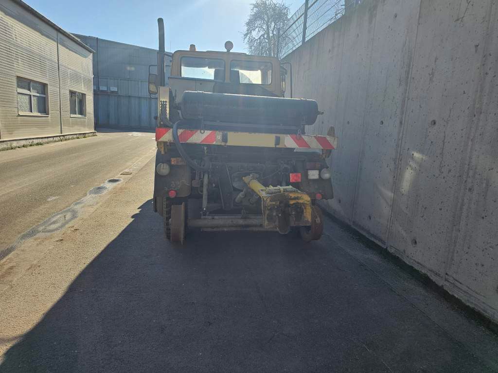 Fahrzeugabbildung Unimog U 1600 Zweis-Wege-Fahrzeug, neues Getriebe