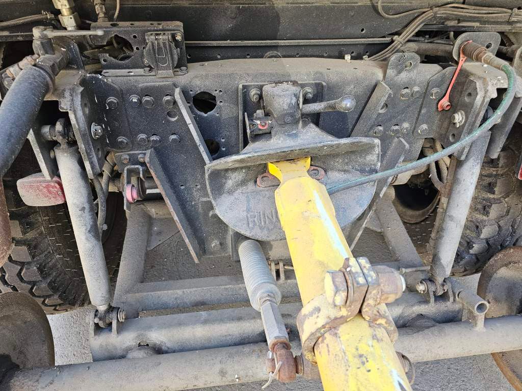 Fahrzeugabbildung Unimog U 1600 Zweis-Wege-Fahrzeug, neues Getriebe