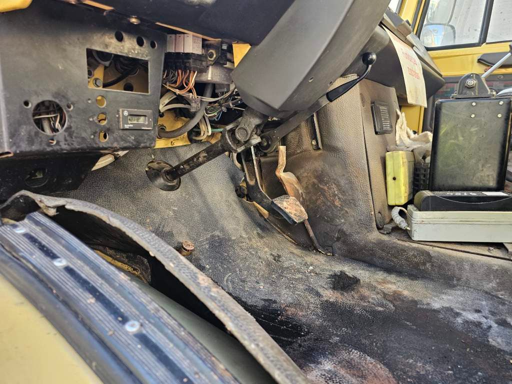 Fahrzeugabbildung Unimog U 1600 Zweis-Wege-Fahrzeug, neues Getriebe