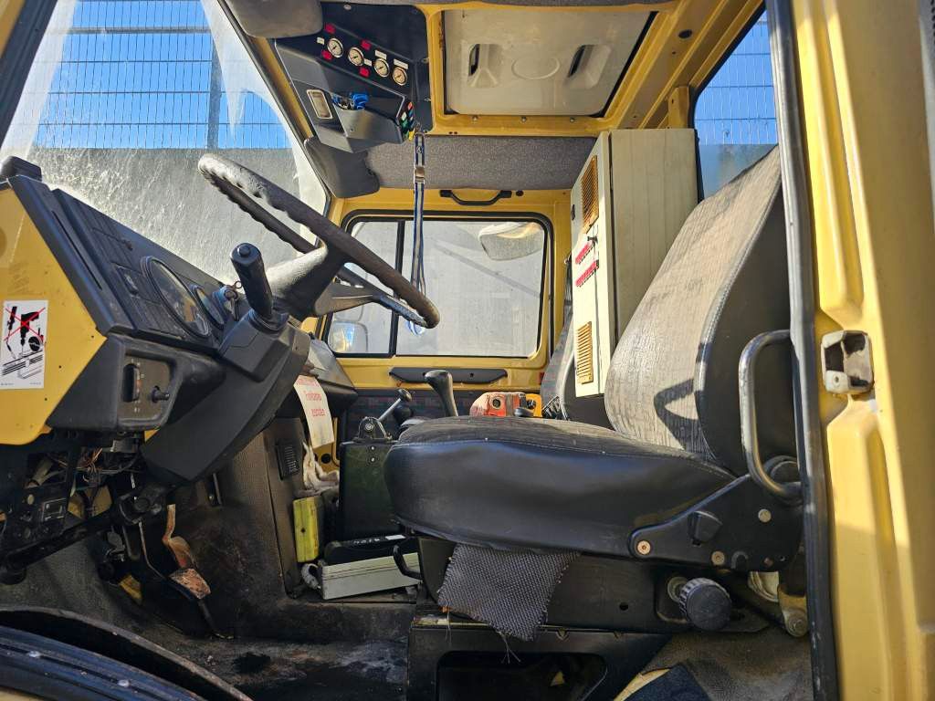 Fahrzeugabbildung Unimog U 1600 Zweis-Wege-Fahrzeug, neues Getriebe