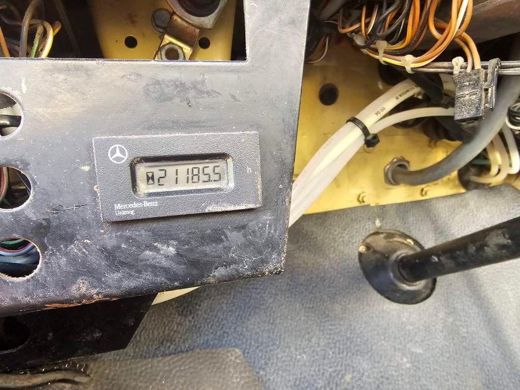 Fahrzeugabbildung Unimog U 1600 Zweis-Wege-Fahrzeug, neues Getriebe