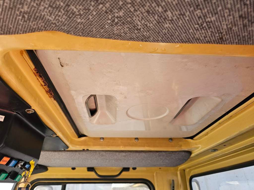 Fahrzeugabbildung Unimog U 1600 Zweis-Wege-Fahrzeug, neues Getriebe