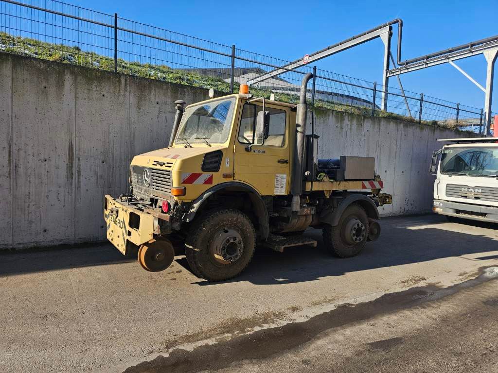 Fahrzeugabbildung Unimog U 1600 Zweis-Wege-Fahrzeug, neues Getriebe