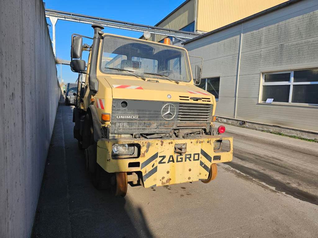 Fahrzeugabbildung Unimog U 1600 Zweis-Wege-Fahrzeug, neues Getriebe