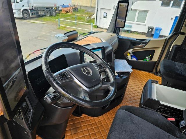 Fahrzeugabbildung Mercedes-Benz 1851 Giga Space, 2 Kreis-Hydraulik, Retrader