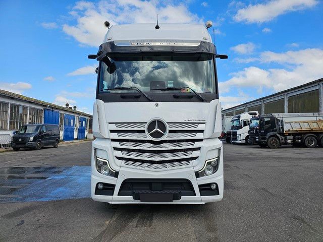 Fahrzeugabbildung Mercedes-Benz 1851 Giga Space, 2 Kreis-Hydraulik, Retrader