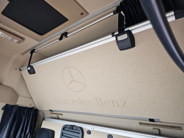 Fahrzeugabbildung Mercedes-Benz 1851 Giga Space, 2 Kreis-Hydraulik, Retrader