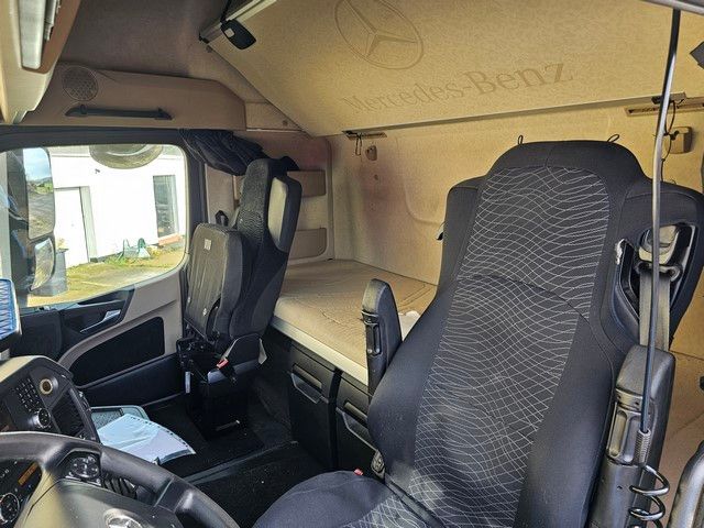 Fahrzeugabbildung Mercedes-Benz 1843 LL, Dachsp,Seitenfender,2 Tanks,Retarder