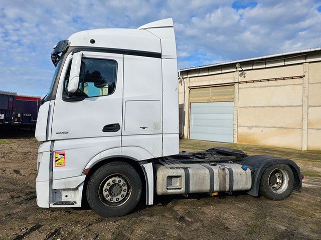 Fahrzeugabbildung Mercedes-Benz 1843 LL, Dachsp,Seitenfender,2 Tanks,Retarder