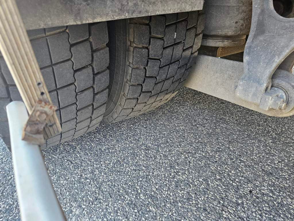 Fahrzeugabbildung Mercedes-Benz 2630, 21 cbm, 2 Kammern,  Euro 6, Diesel