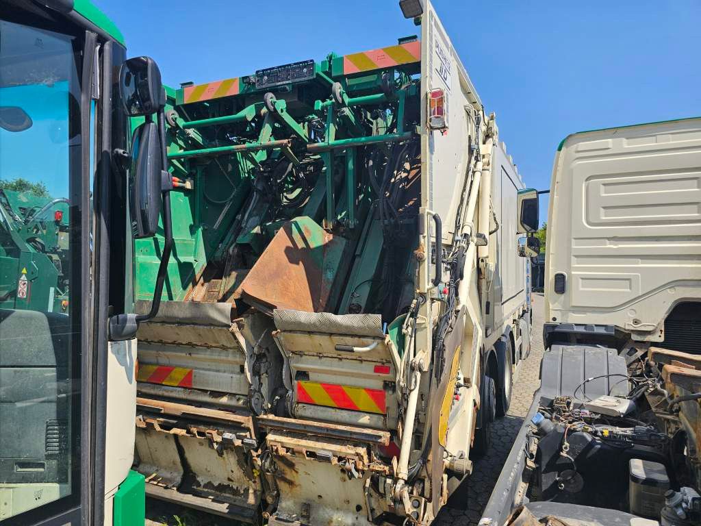 Fahrzeugabbildung Mercedes-Benz 2630, 2 Kammern, 21 cbm , Euro 6, Diesel