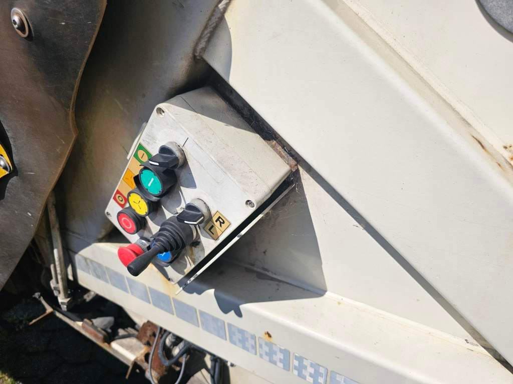 Fahrzeugabbildung Mercedes-Benz 2630, 2 Kammern, 21 cbm , Euro 6, Diesel