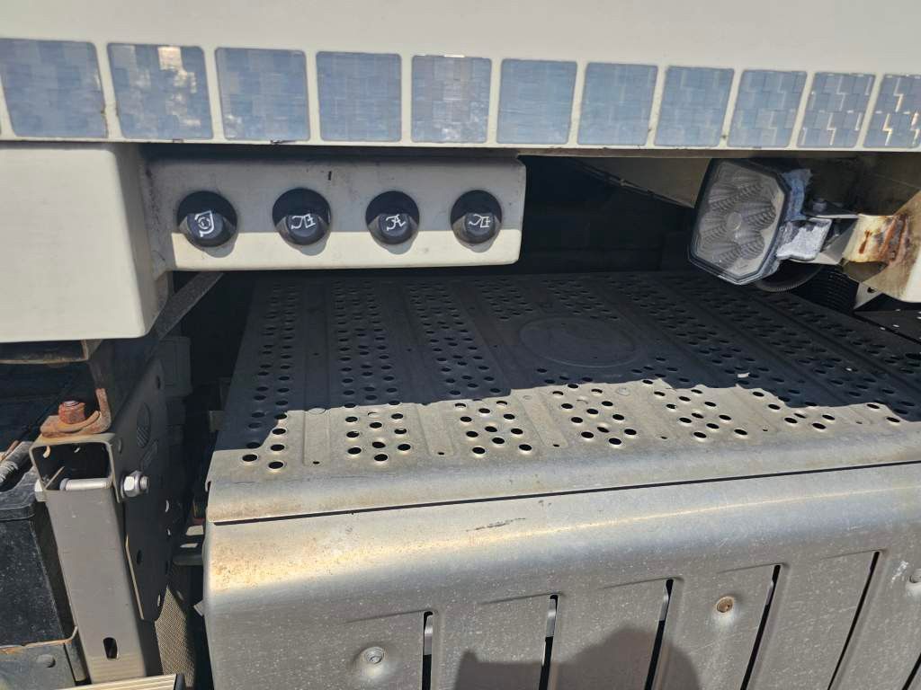 Fahrzeugabbildung Mercedes-Benz 2630, 2 Kammern, 21 cbm , Euro 6, Diesel