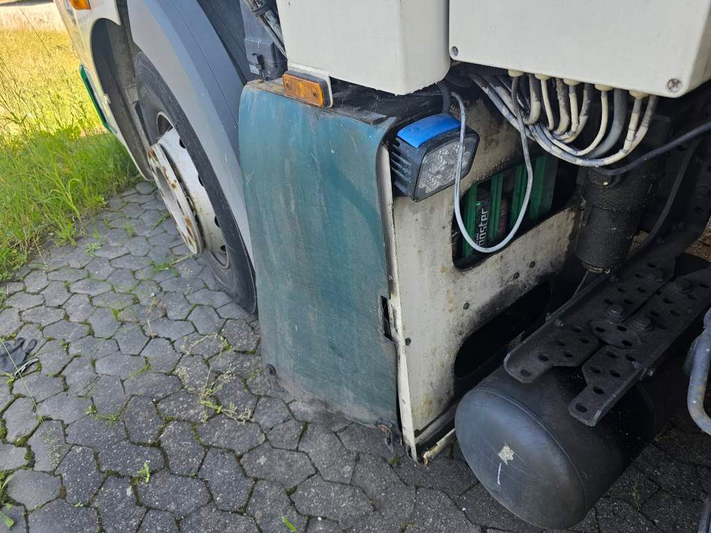 Fahrzeugabbildung Mercedes-Benz 2630, 2 Kammern, 21 cbm , Euro 6, Diesel