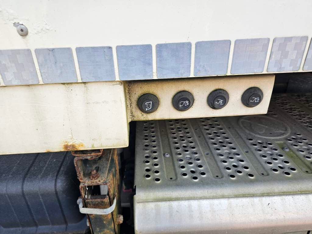 Fahrzeugabbildung Mercedes-Benz 2630, 2 Kammern, 21 cbm, Euro 6, Diesel