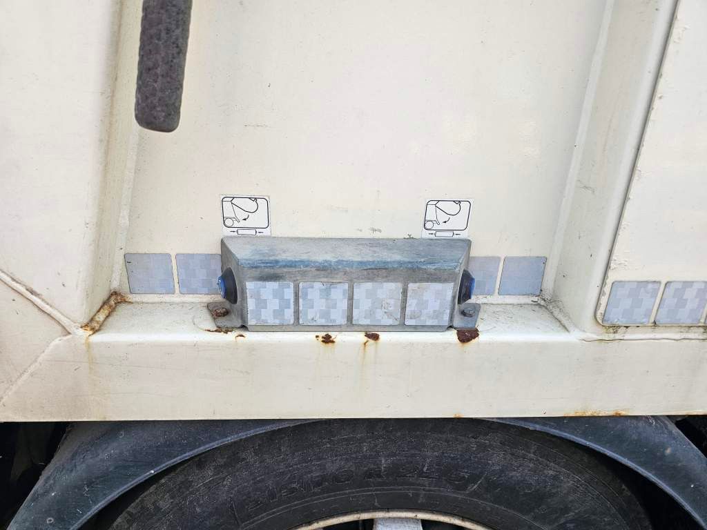 Fahrzeugabbildung Mercedes-Benz 2630, 2 Kammern, 21 cbm, Euro 6, Diesel