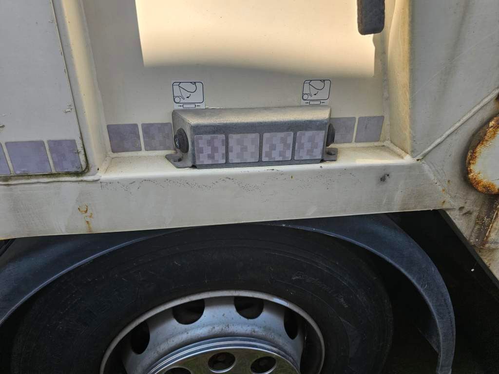 Fahrzeugabbildung Mercedes-Benz 2630, 2 Kammern, 21 cbm, Euro 6, Diesel