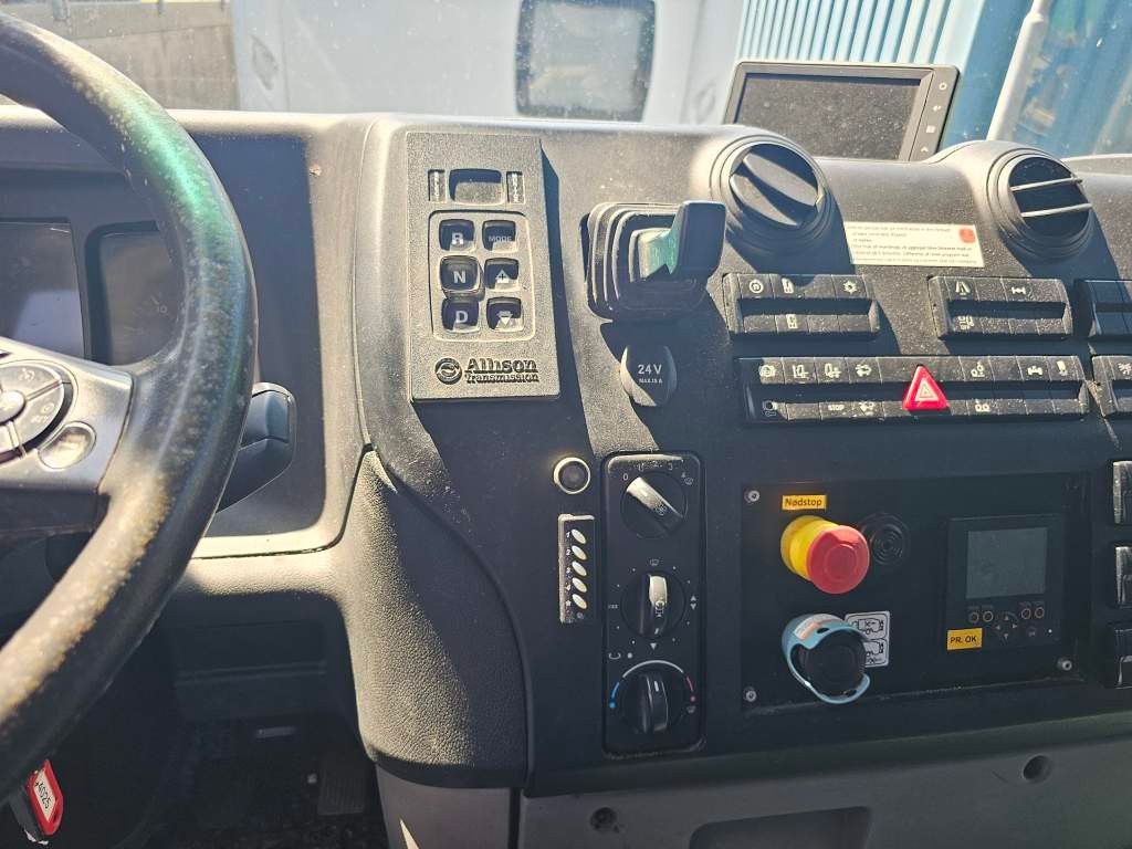 Fahrzeugabbildung Mercedes-Benz 2630, 2 Kammern, 21 cbm, Euro 6, Diesel