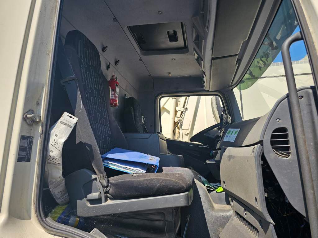 Fahrzeugabbildung Mercedes-Benz 1527 Ersatzteilspender
