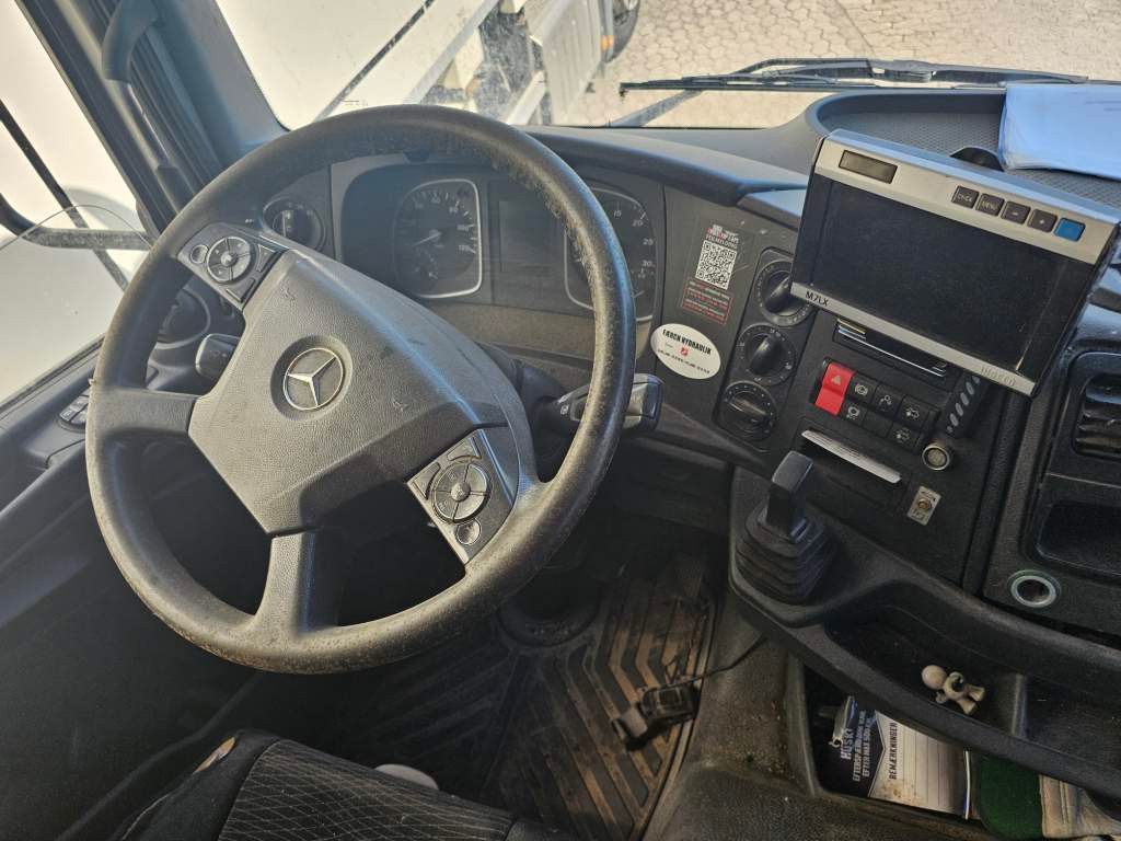 Fahrzeugabbildung Mercedes-Benz 1527 Ersatzteilspender