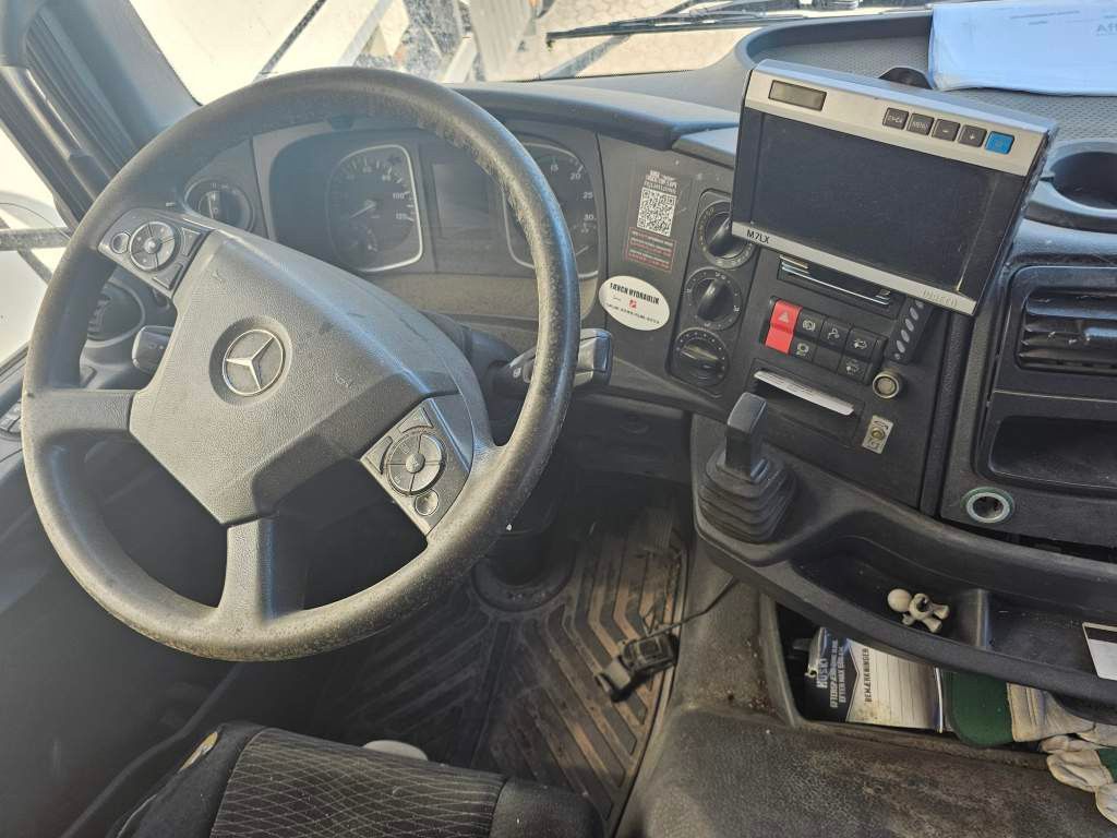 Fahrzeugabbildung Mercedes-Benz 1527 Ersatzteilspender