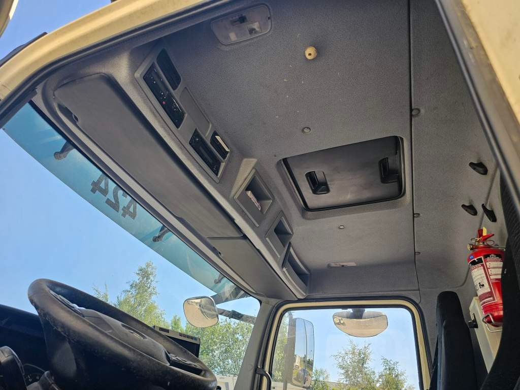 Fahrzeugabbildung Mercedes-Benz 1527 Ersatzteilspender
