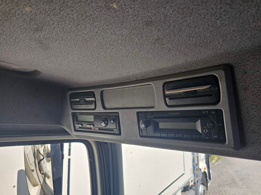 Fahrzeugabbildung Mercedes-Benz 1527 Ersatzteilspender